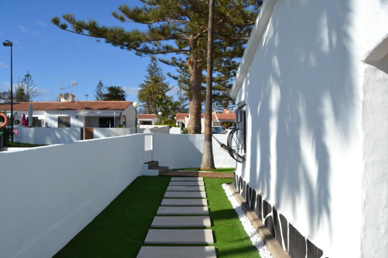 White Exclusive Bungalow. 2 Rooms, Garden & Pool. Vakantiehuis Maspalomas (Gran Canaria)