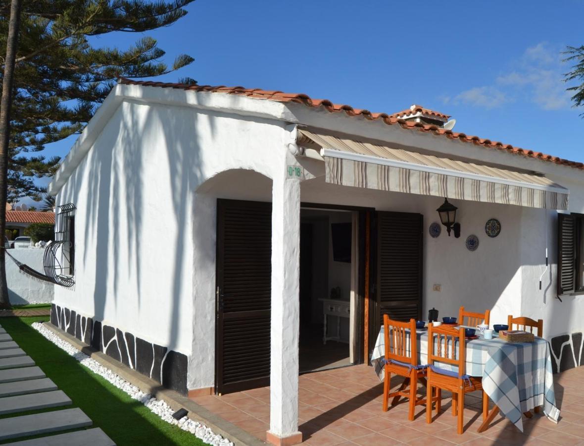 White Exclusive Bungalow. 2 Rooms, Garden & Pool. Vakantiehuis Maspalomas (Gran Canaria)